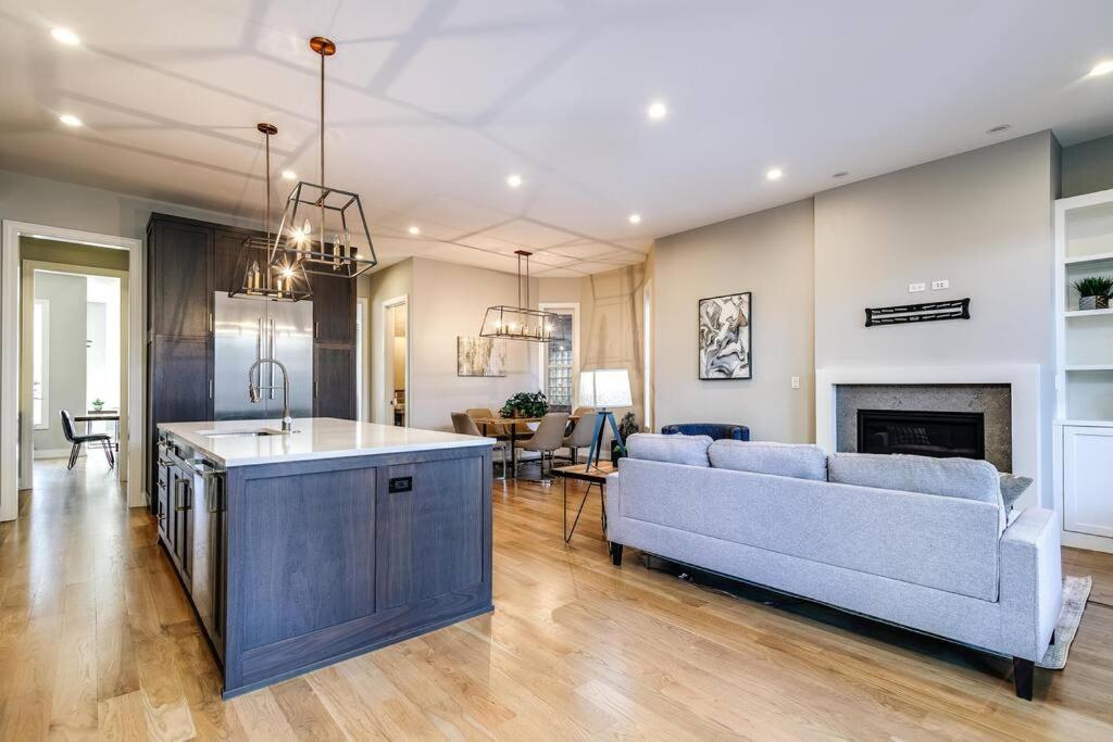 Apartment Immaculate Brand New Downtown *