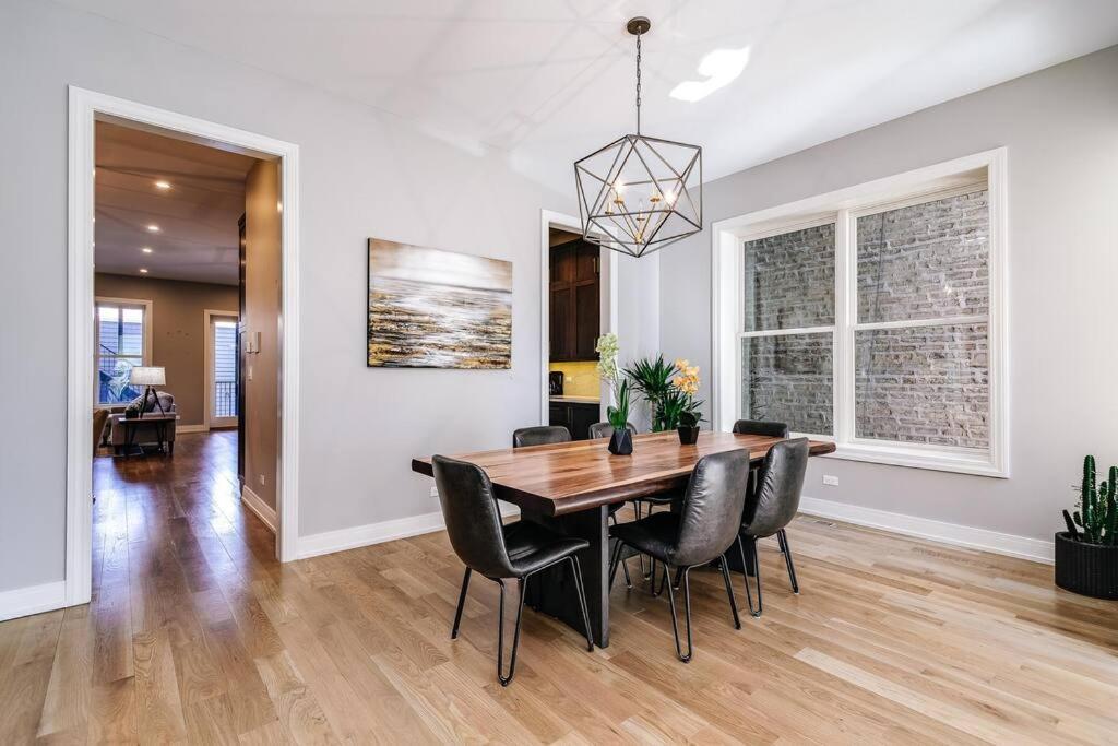 Immaculate Brand New Downtown Apartment *