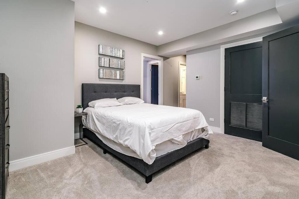 Apartment Immaculate Brand New Downtown Chicago