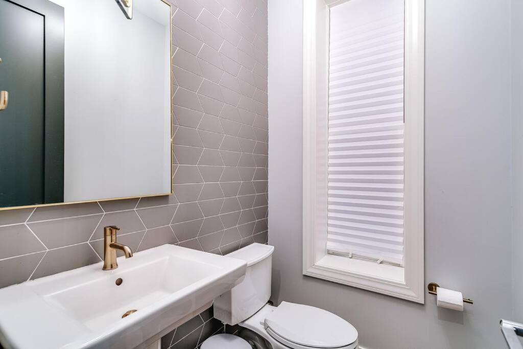 Immaculate Brand New Downtown *